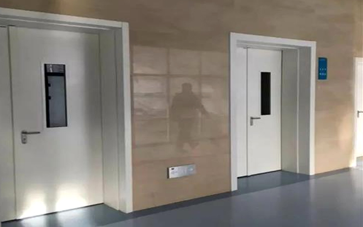 電子廠門帶玻璃的圖