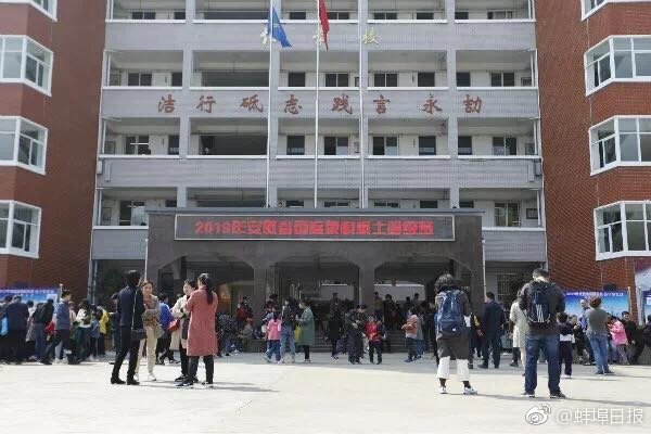 成為媽媽的腳下的寵物小說