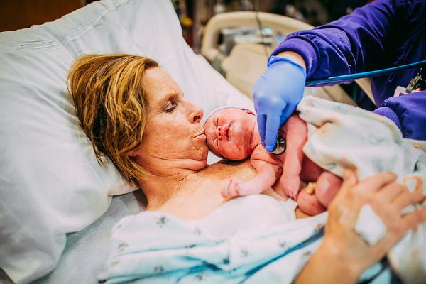 被反派圈養的女人TXT