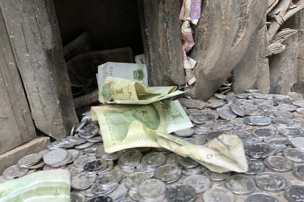 n快穿炮灰女配逆襲