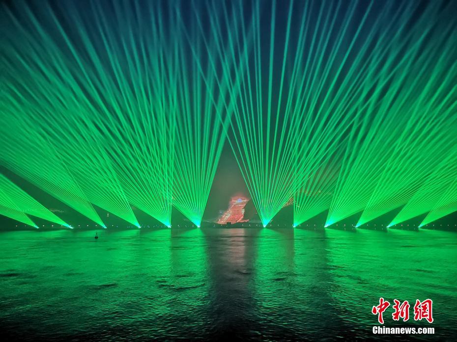 《醉倒蒼瀾》by湫凰