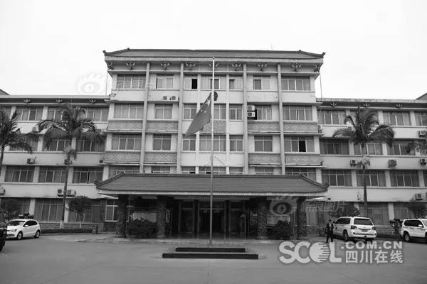 都市仙尊洛塵最新章節