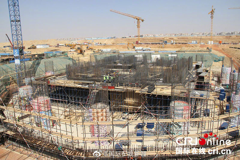 1v2父子都愛一個古言金闕春深