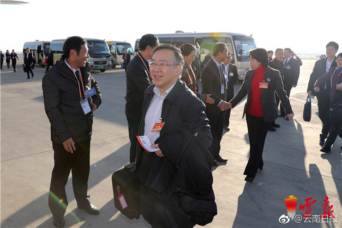 《虞懷(你和誰//偷//青)》by有顆雨廢文